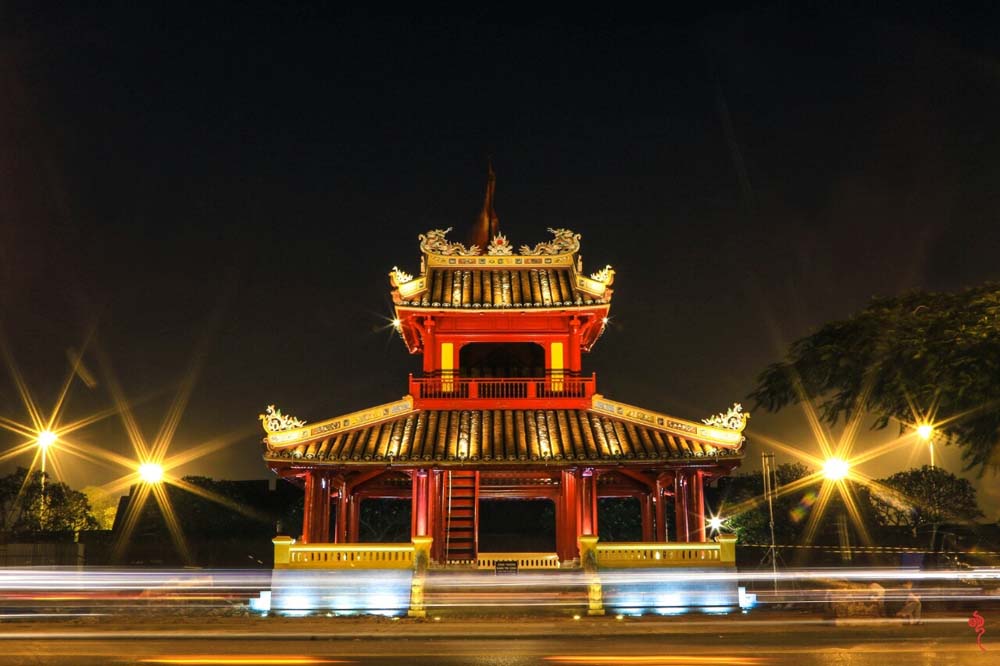 Phu Văn Lâu về đêm